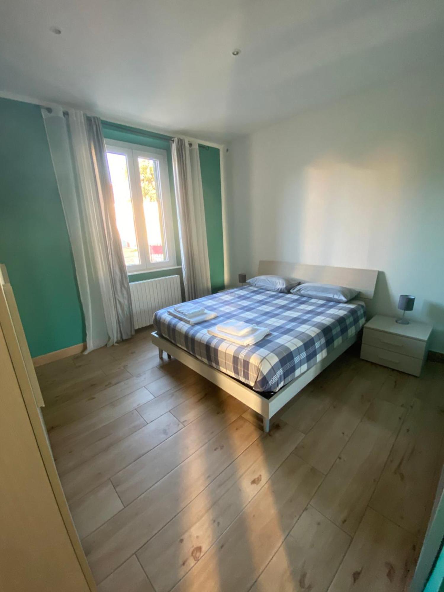 Domus Vicina Al Centro Storico Lejlighed Pavia Eksteriør billede